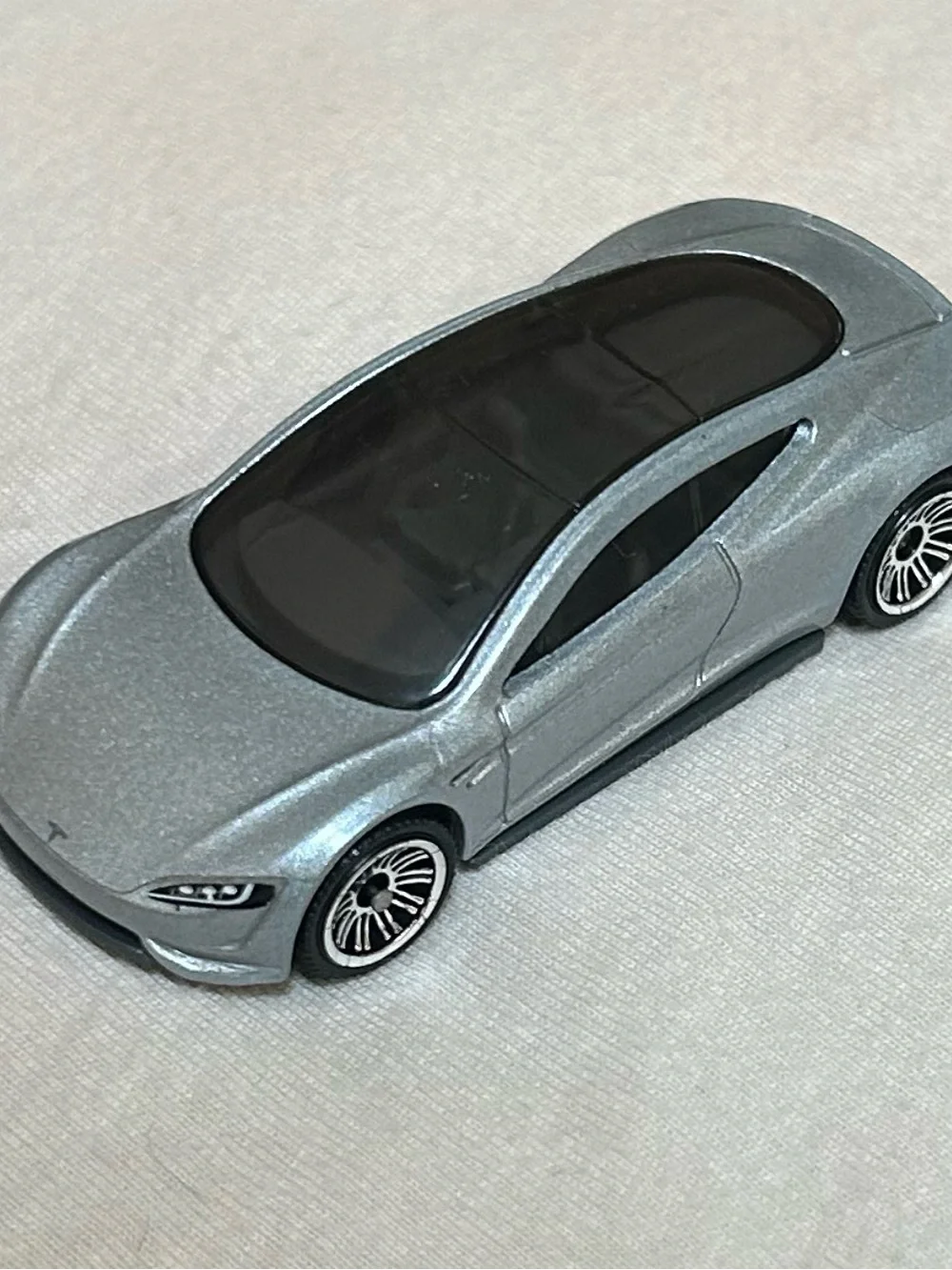 ❌SOLD❌Matchbox Tesla Roadster Silver Metallic 1:64 Scale Loose Diecast Car